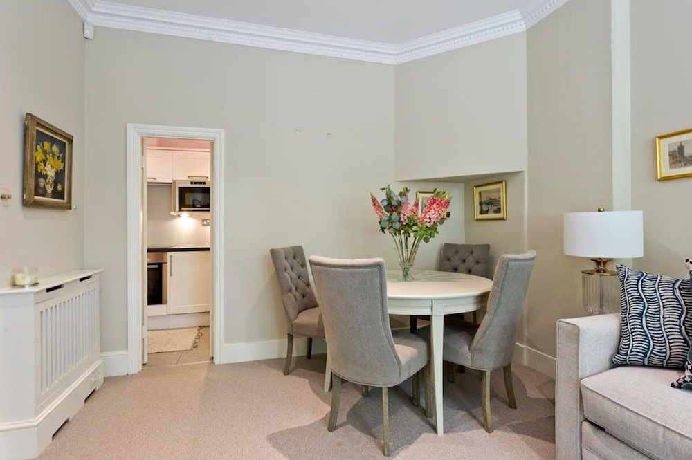 Studio Flat w Garden Access Holland Park