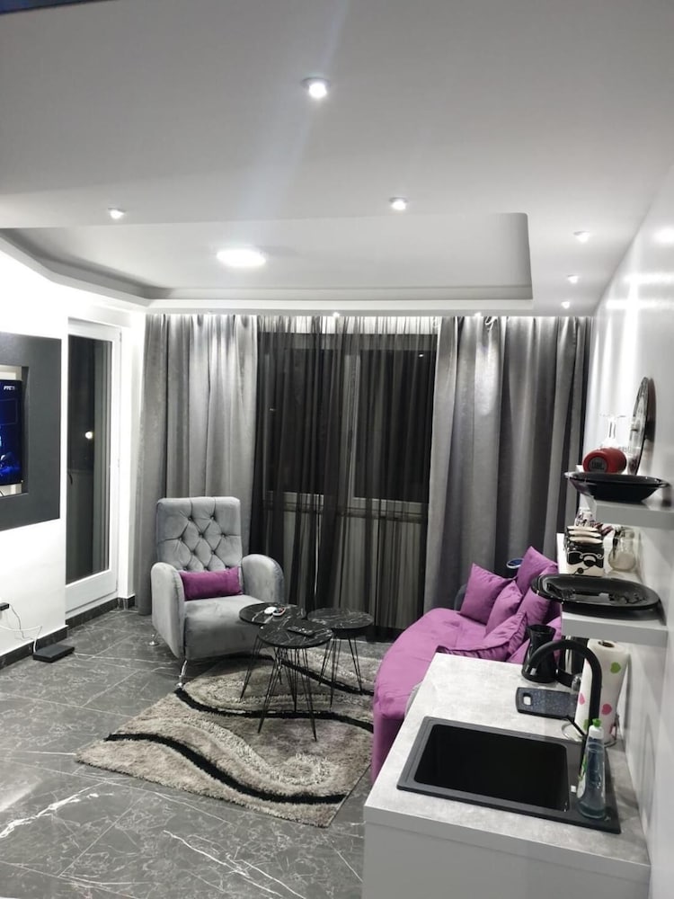 Apartman 2 S V Istocno Sarajevo Lukavica sa Jacuzzi Lux Spa Hilandarska Centar view 2