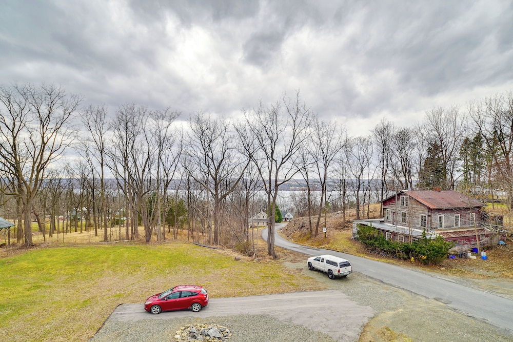 Seneca Lake Wine Trail Studio w/ Water View!