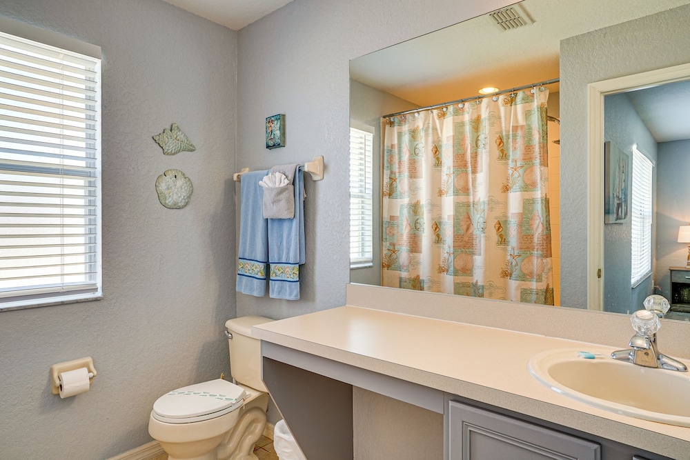 9 Mi to Disney: Spacious Resort Home w/ Lazy River