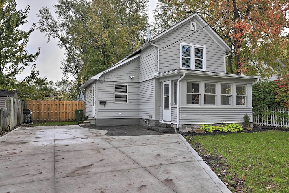 Pet-friendly Home - 1/2 Mi to Downtown Willoughby! view 3