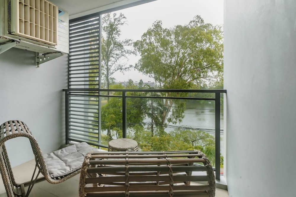 Cassia Exclusive Lake View Condo, Bang Tao Beach