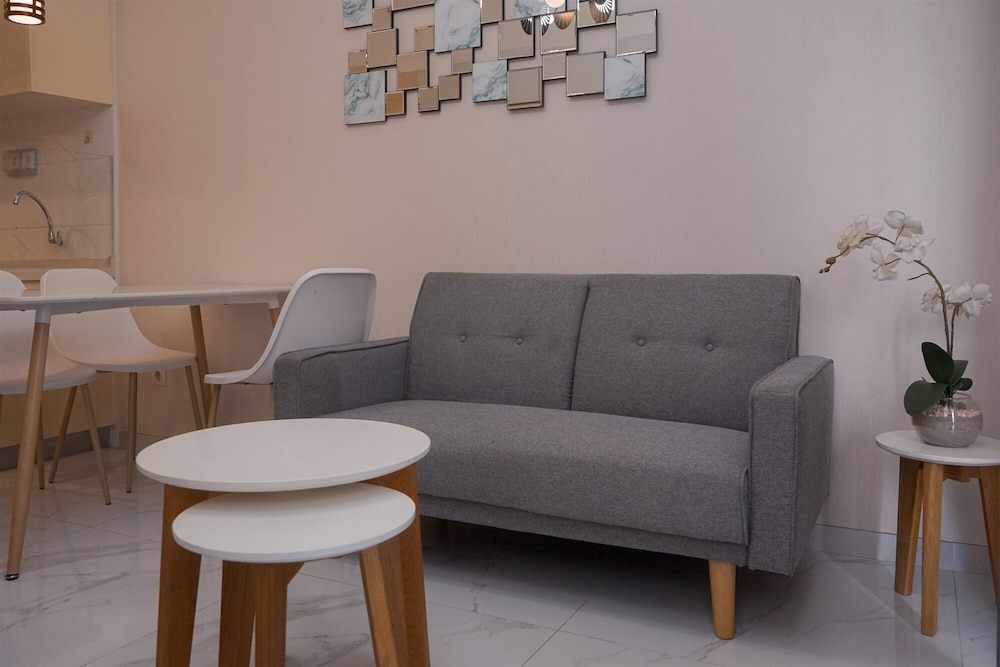 Elegant And Strategic 2Br Apartment At Sky House Bsd