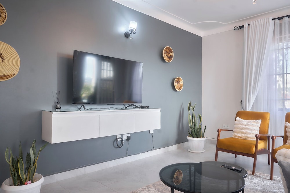 B&S Luxe Living