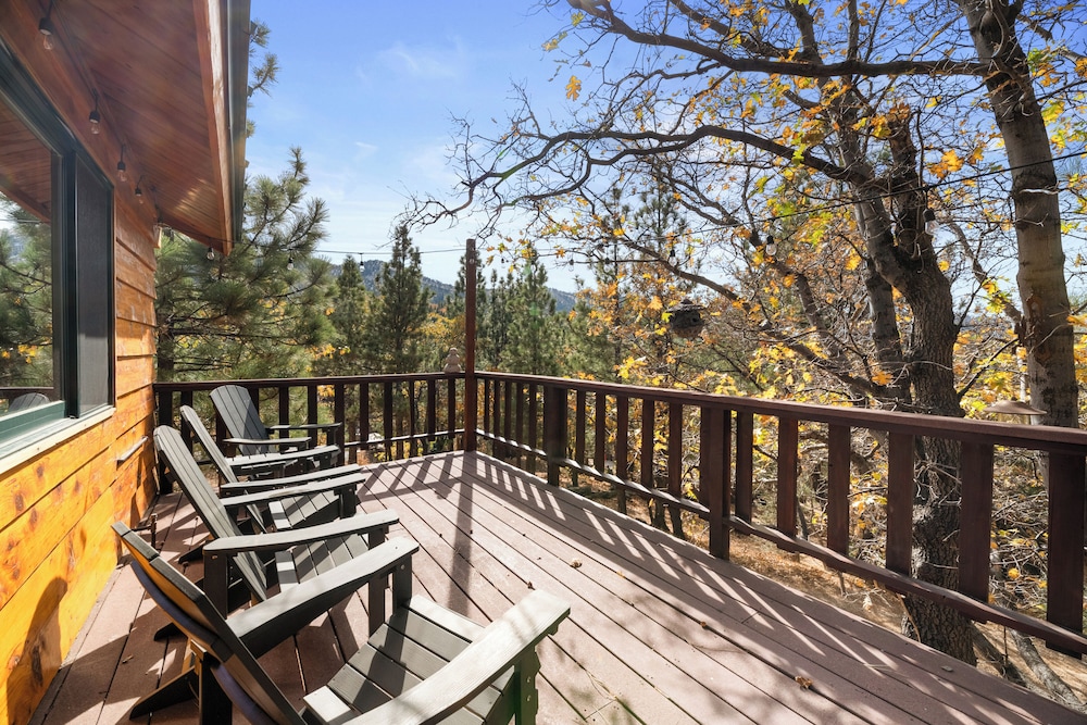 A Woodsy Mountain Retreat