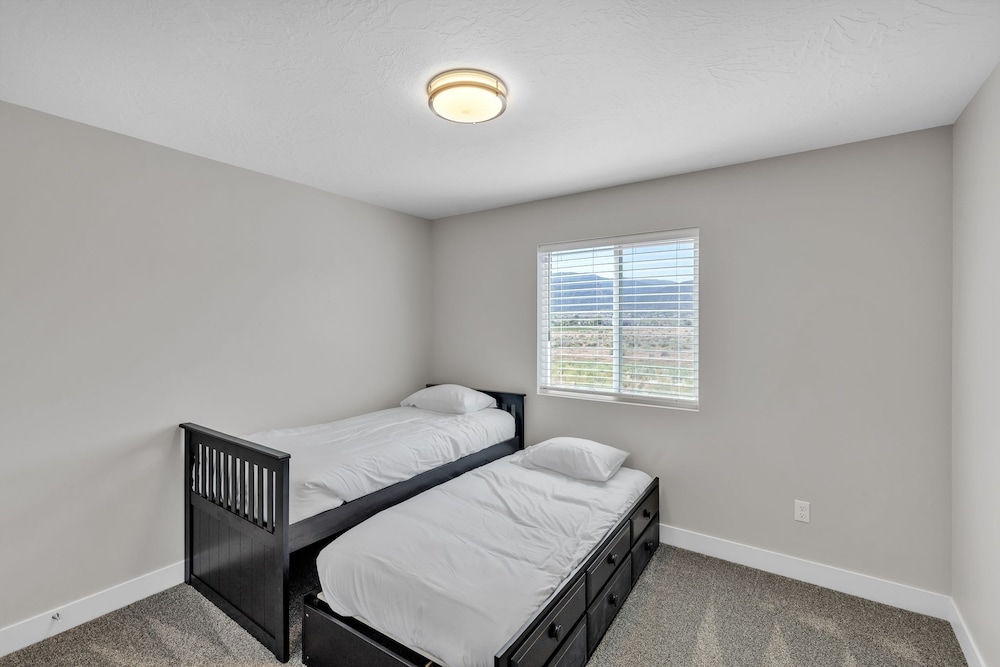 The Ideal Gateway by RedAwning view 3