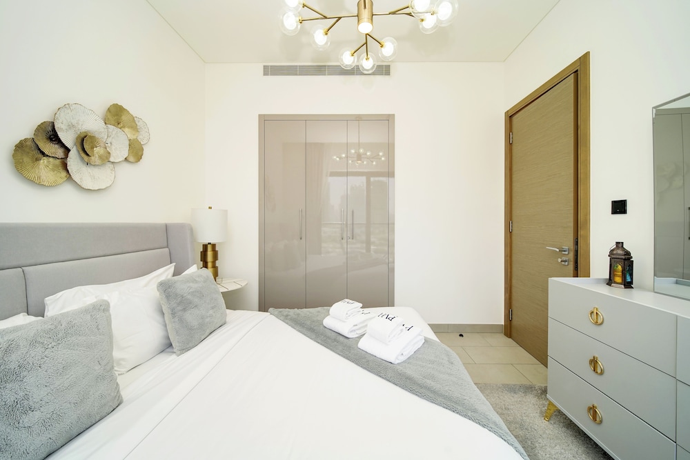 PVH - Tranquil 1BR - Sobha Waves
