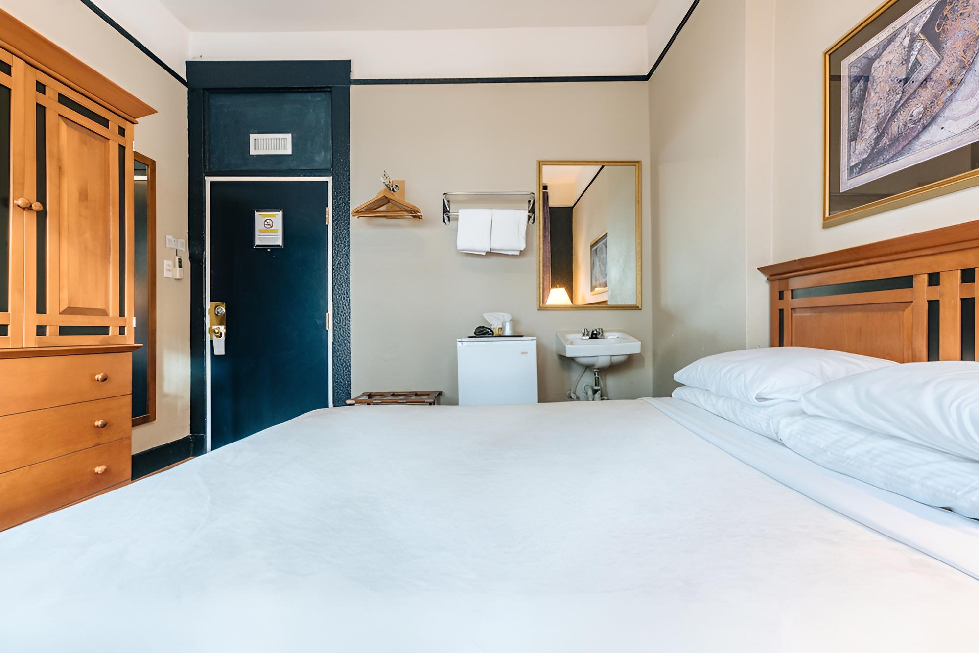 Hotel Ambassador - Hostel