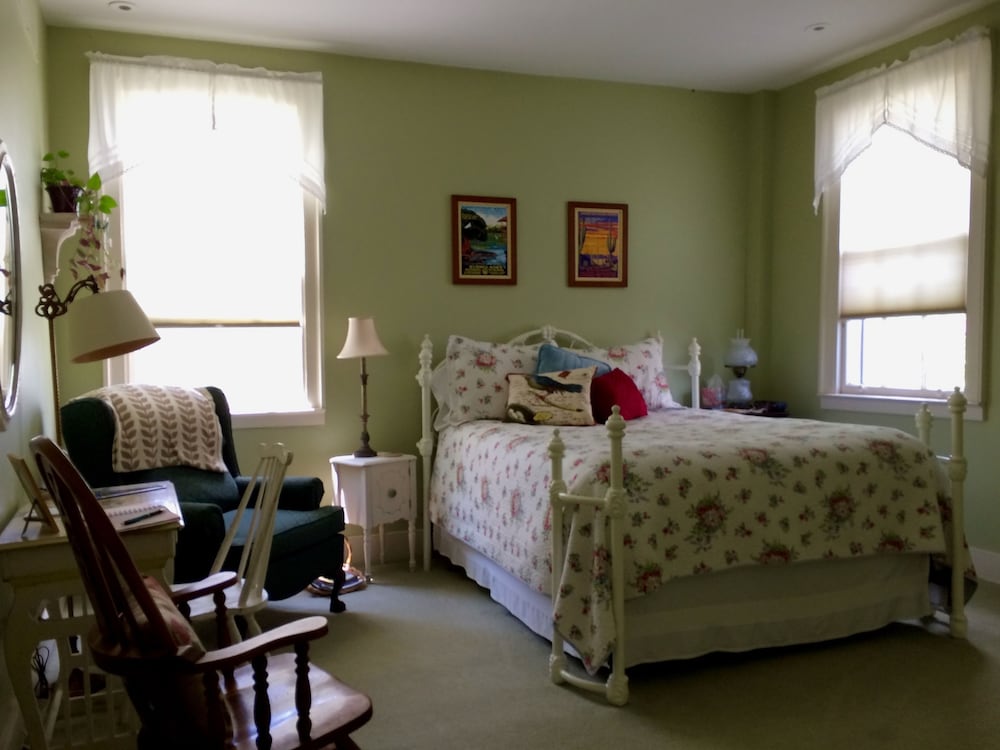 B&B at Oliver Phelps