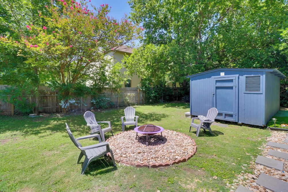 1 Mi to Dtwn: Renovated Retreat in Georgetown!