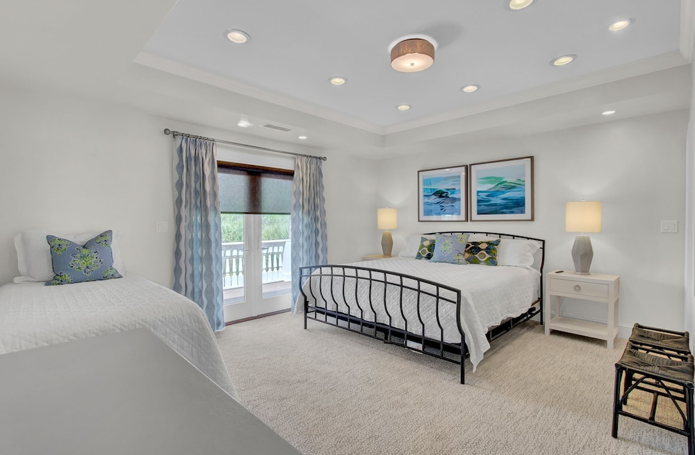 114 Ocean Boulevard by Avantstay Beachfront Infinity Pool Basketball Court Recently Renovated