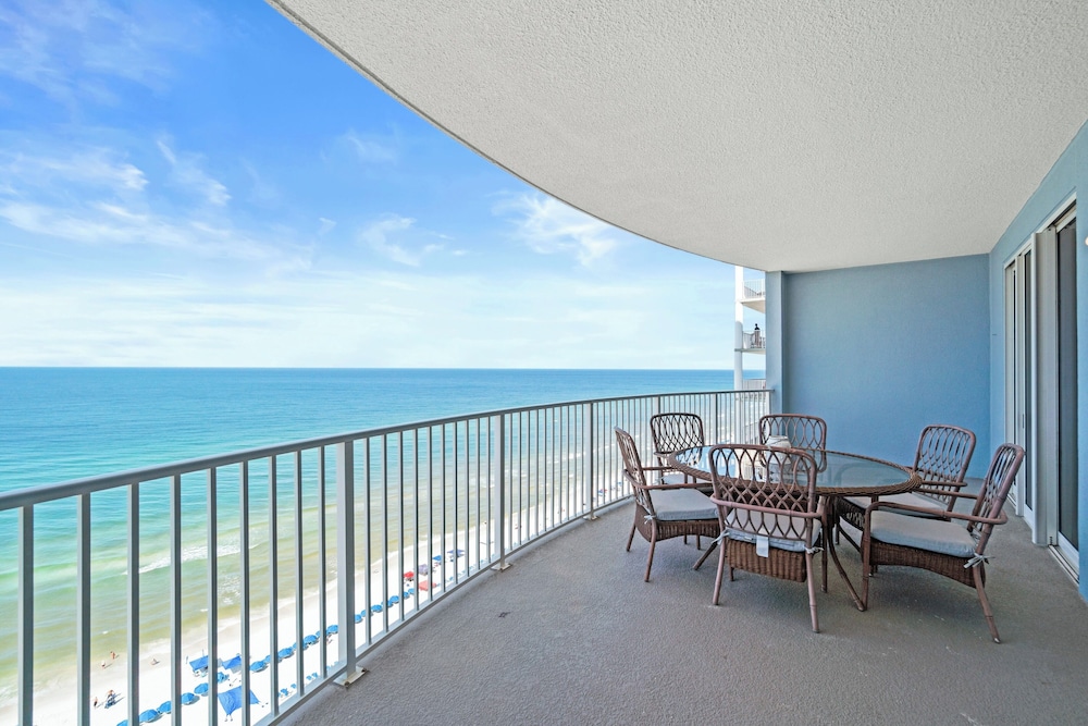 Twin Palms by Book That Condo