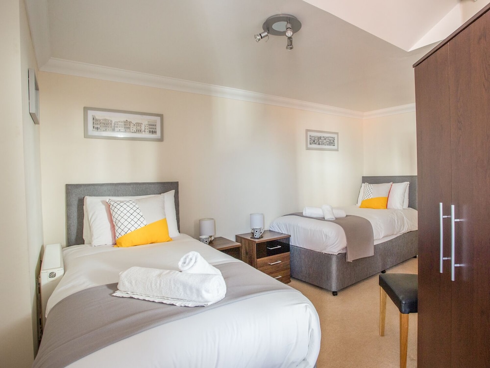 Harbourside Penthouse view 4