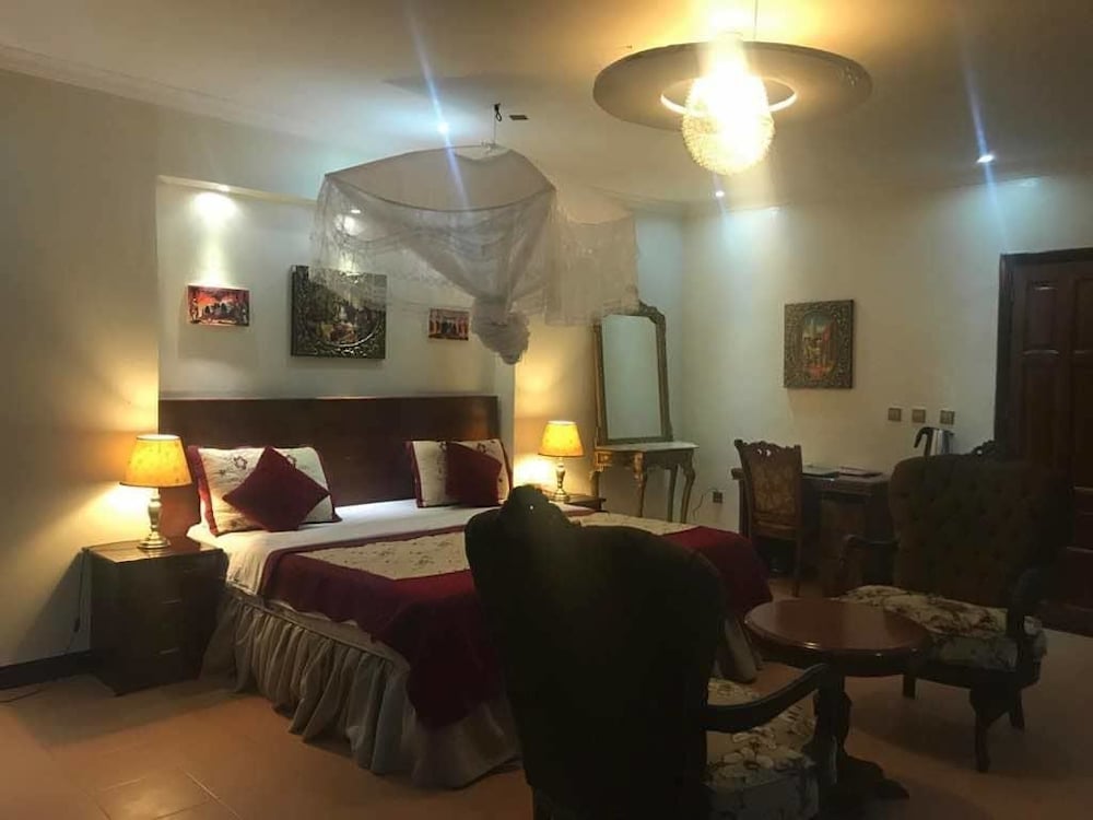 Kingsmen Suites view 5