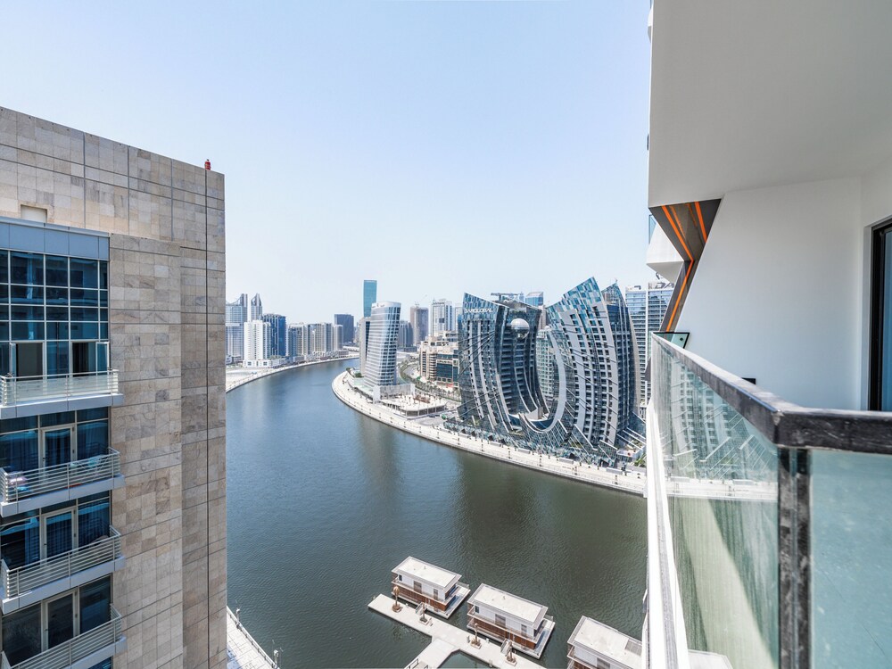 Jaw-Dropping Canal Views From This Stylish Condo