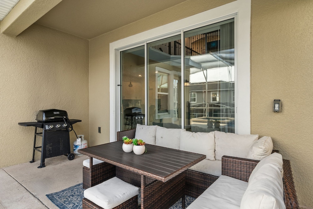 Luxury 5bed Home With Pool and Game Room
