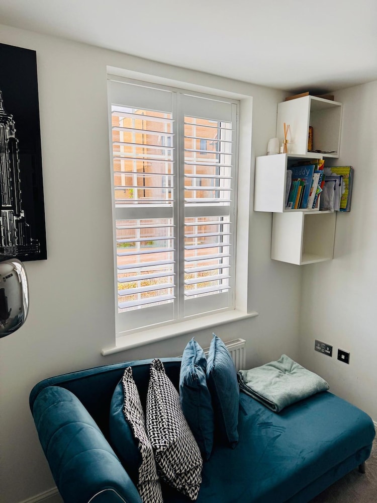 Luxurious Majestic 4 Bedroom- Free Parking
