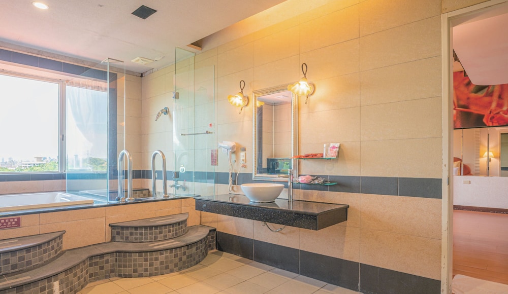 Regale Villa Hotel