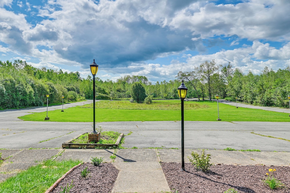 Quiet Catskill Getaway w/ Fire Pit - Near Hiking!