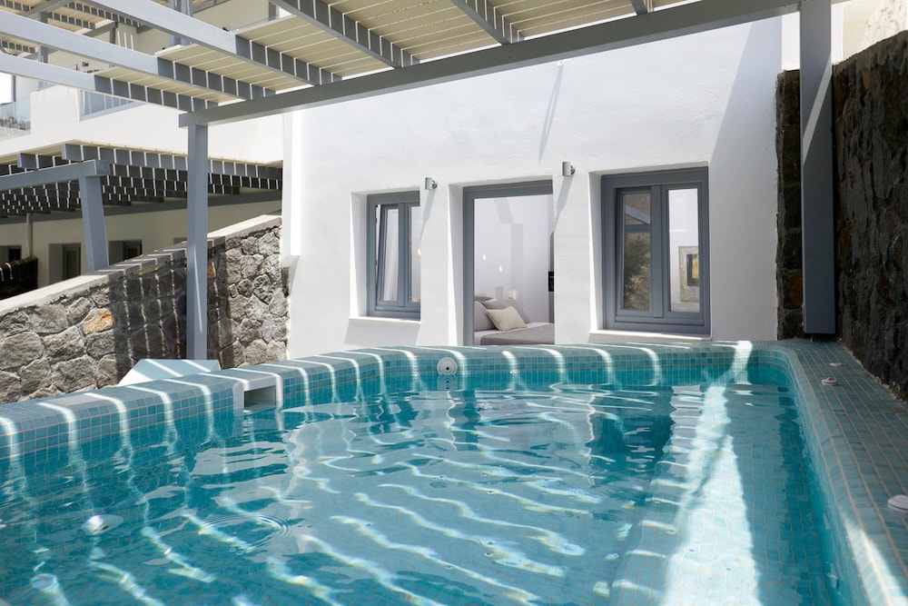 Amara Suites Santorini