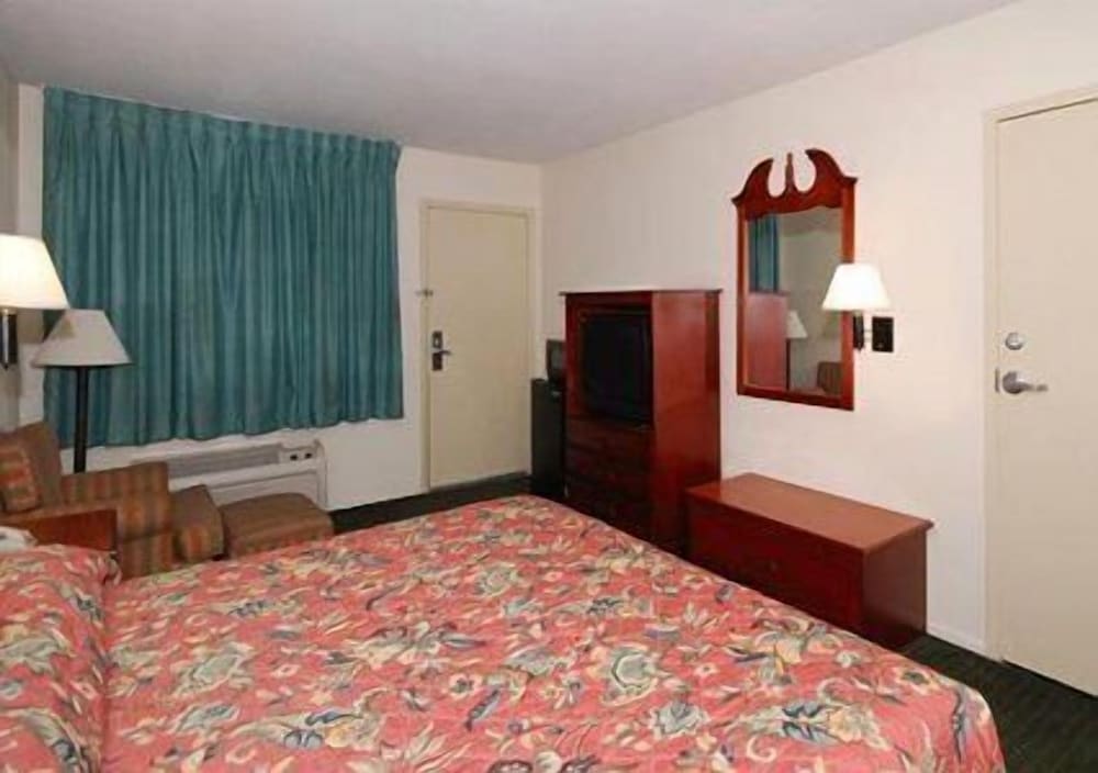 Econo Lodge Meridian South