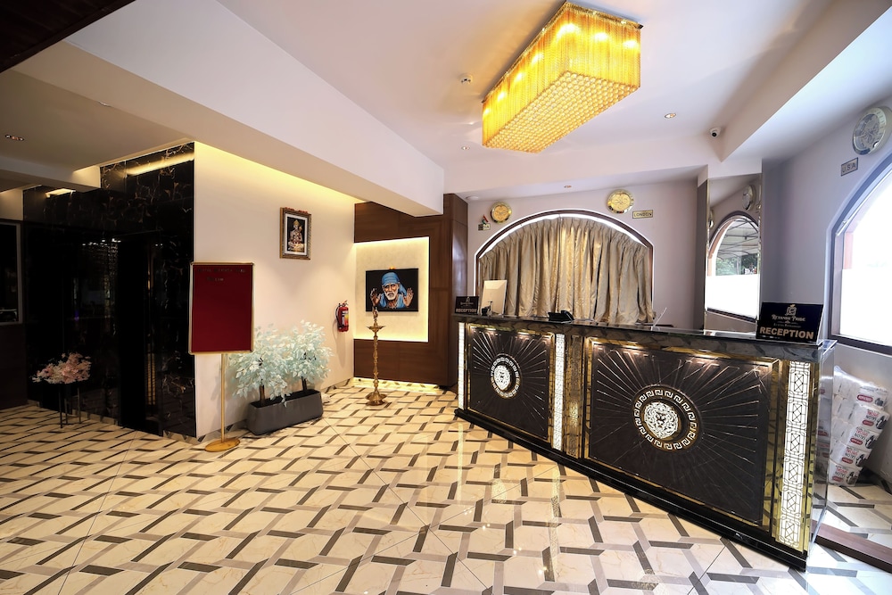 Lobby & Reception
