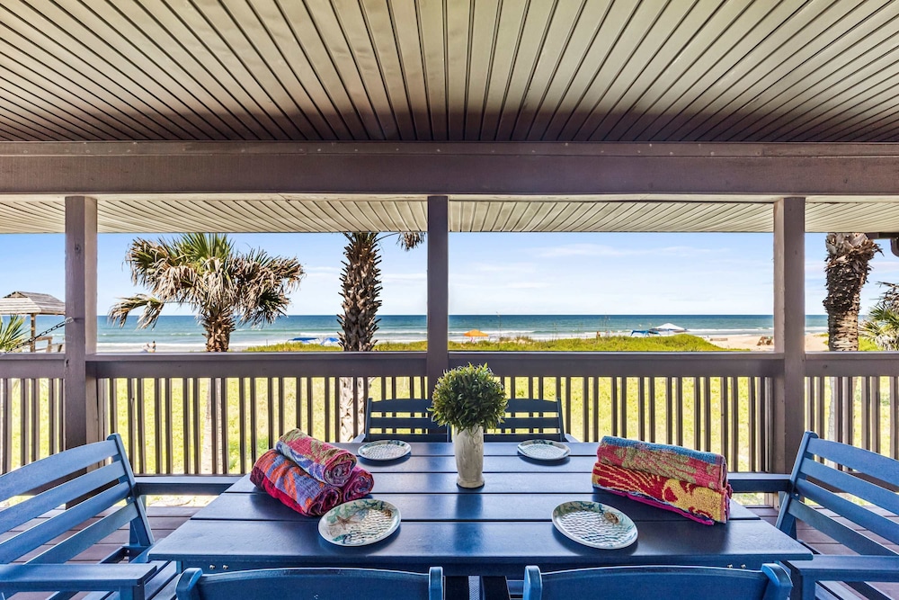 Oceanfront Steps to Sand Deck Pets Welcome