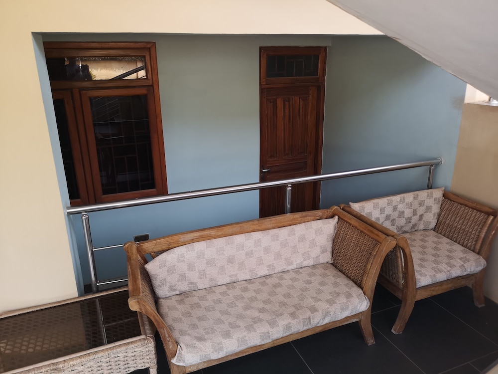 The Golden Apple Guest House