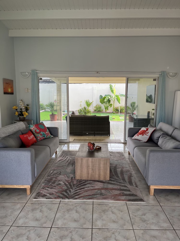 3 Bedroom Villa in Pos Chiquito Sun and Fun 5 Minute Walk to Beach