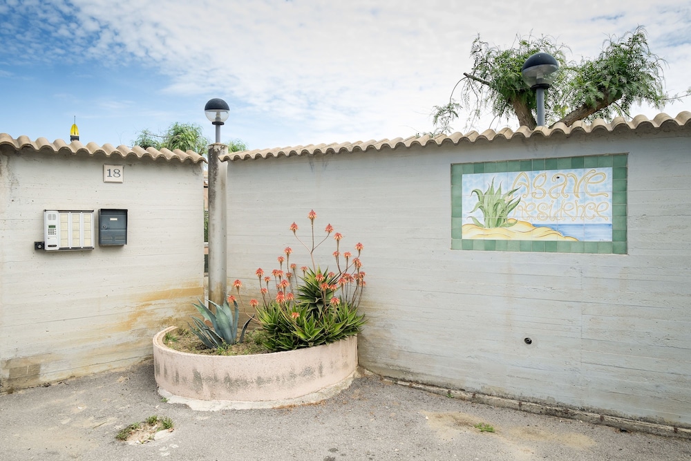 Agave Residence