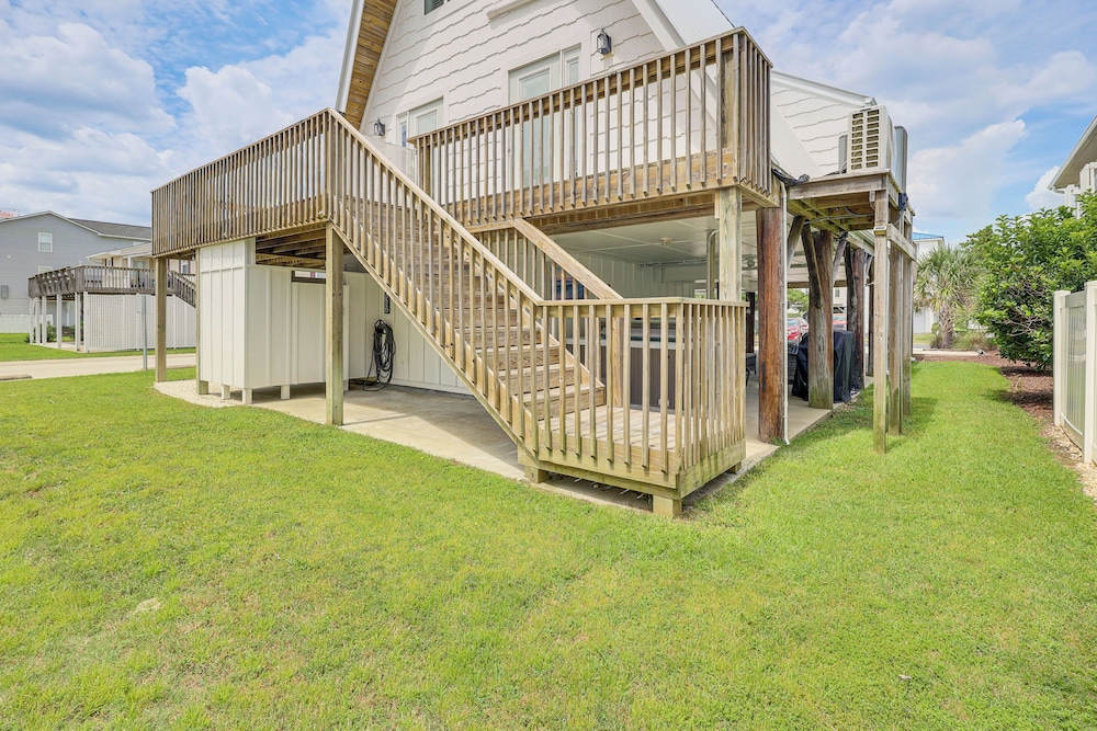 Unique A-frame Beach House: 'the Beacon at Oib'