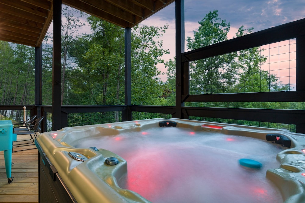 Rambling Ridge Lodge Endless Amenities Fun Indoor Pool Hot Tub A Arcade Game Room