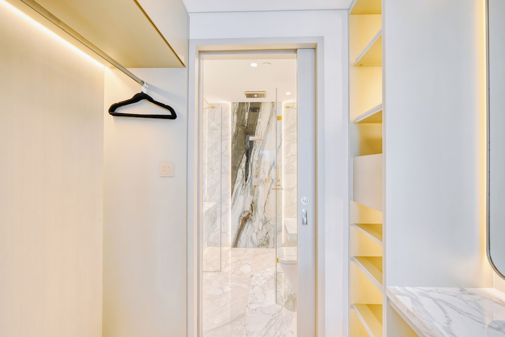 PVH - Studio - Emaar Fashion Ave