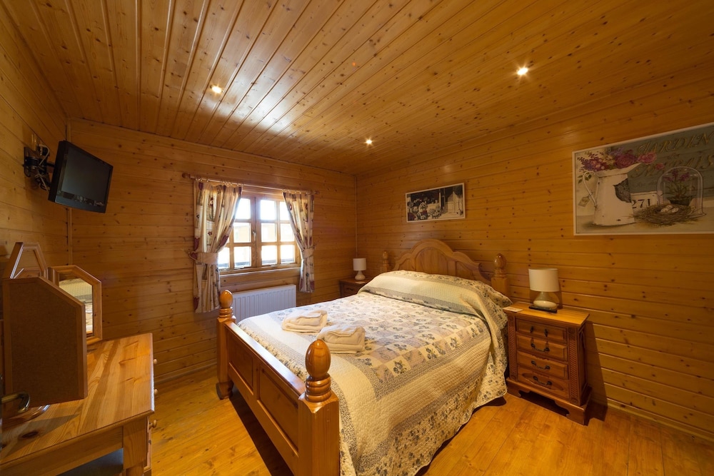 Herston Log Cabins and Holiday Lodges