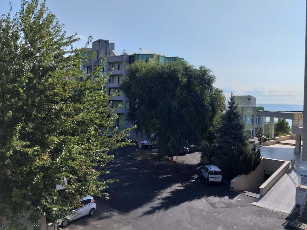 Hotel Perla Apartments - Image 1