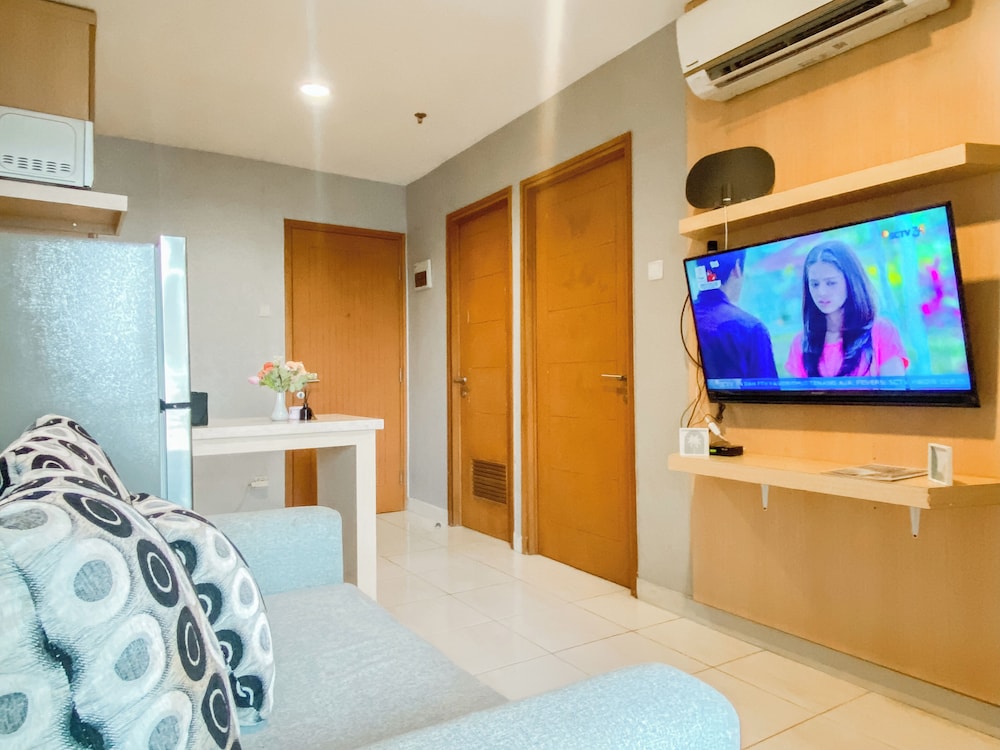 Relaxing And Homey 2Br Cinere Bellevue Suites Apartment