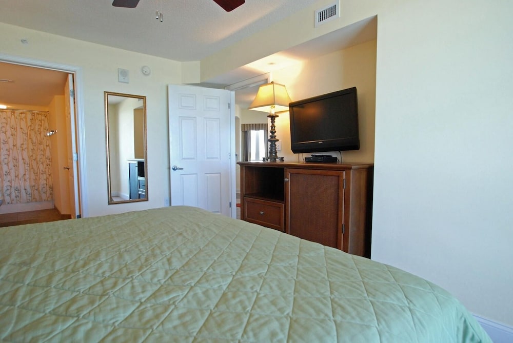 Bahama Sands 702