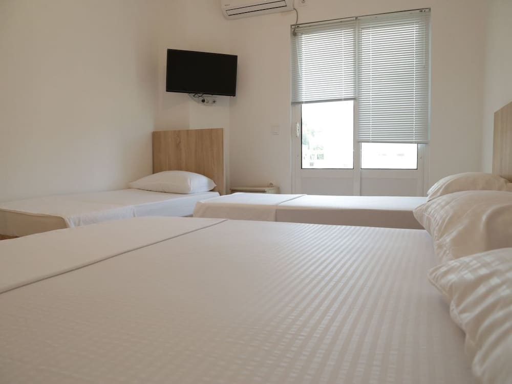 Mimi Lux Apartments view 5