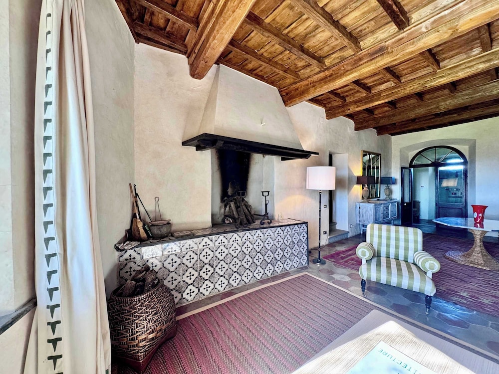 New Estate of Joy a Magnificent Historic Villa Near Rome on Glorious Ground Pool and Olives Galore