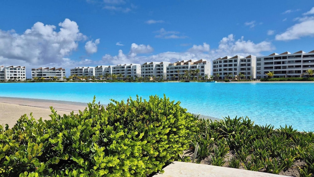 Luxury Beach Penthouse Jacuzzi & Lagoon View