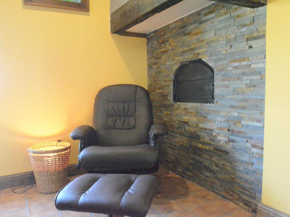 Expansive Holiday Home in Ardennes with Hot Tub view 2