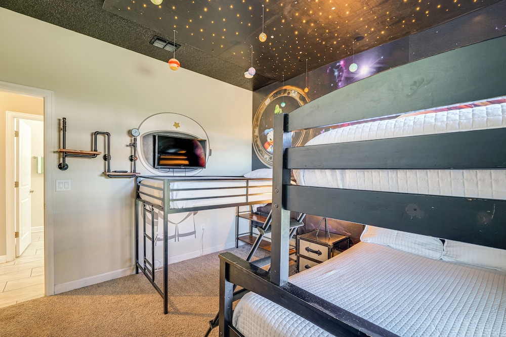 Family Oasis in Championsgate: Private Pool!