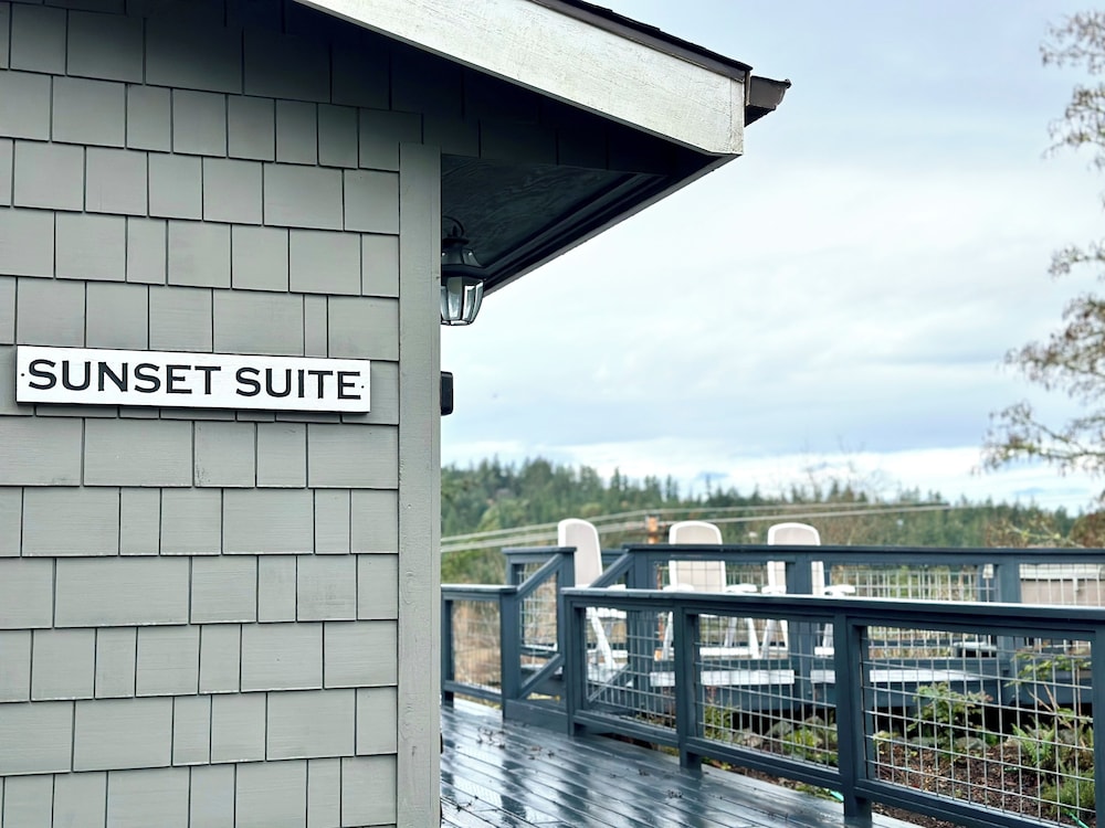 Deer Harbor Cottages