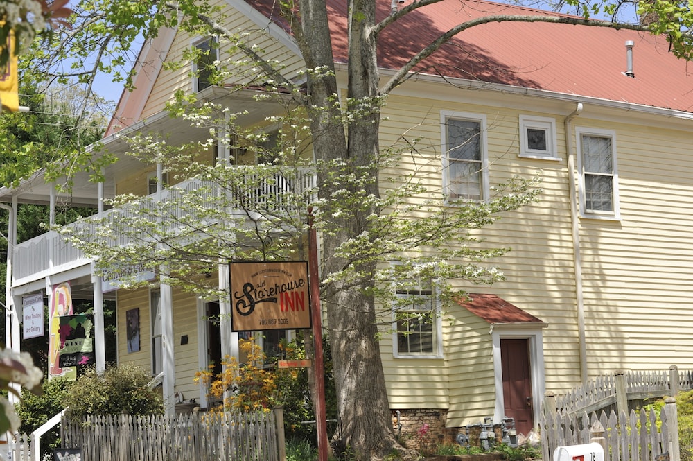 Hotel Old Storehouse Inn