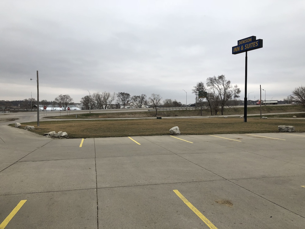 Denison Inn & Suites