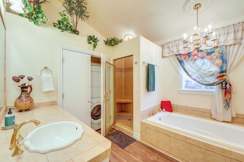 Retreat & Event Villa: Lake Access
