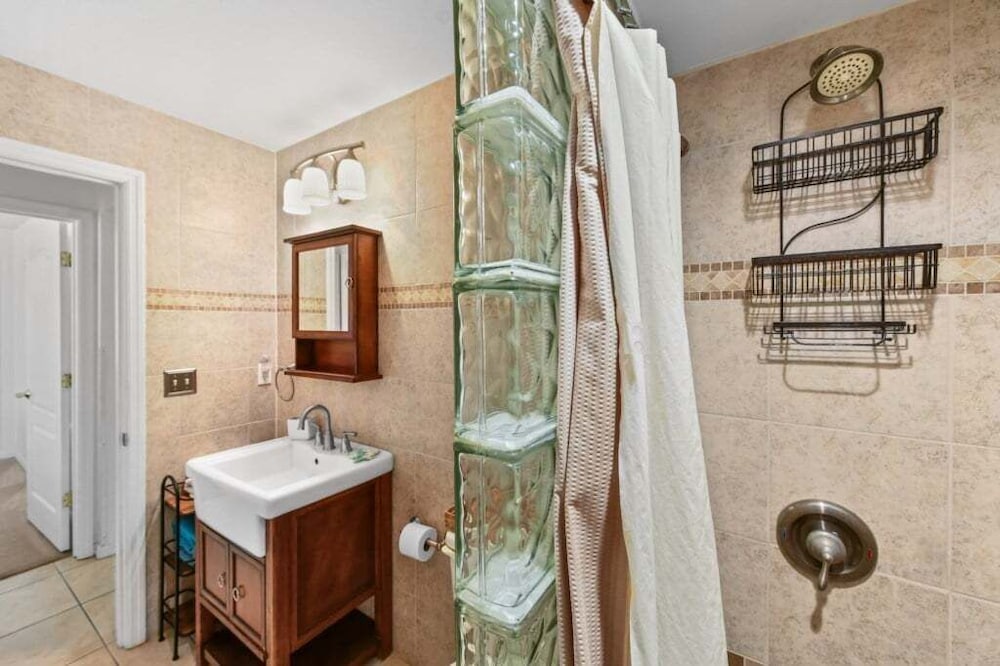 Cozy 3br Home W/ Private Pool Near Disney 3 Bedroom Villa