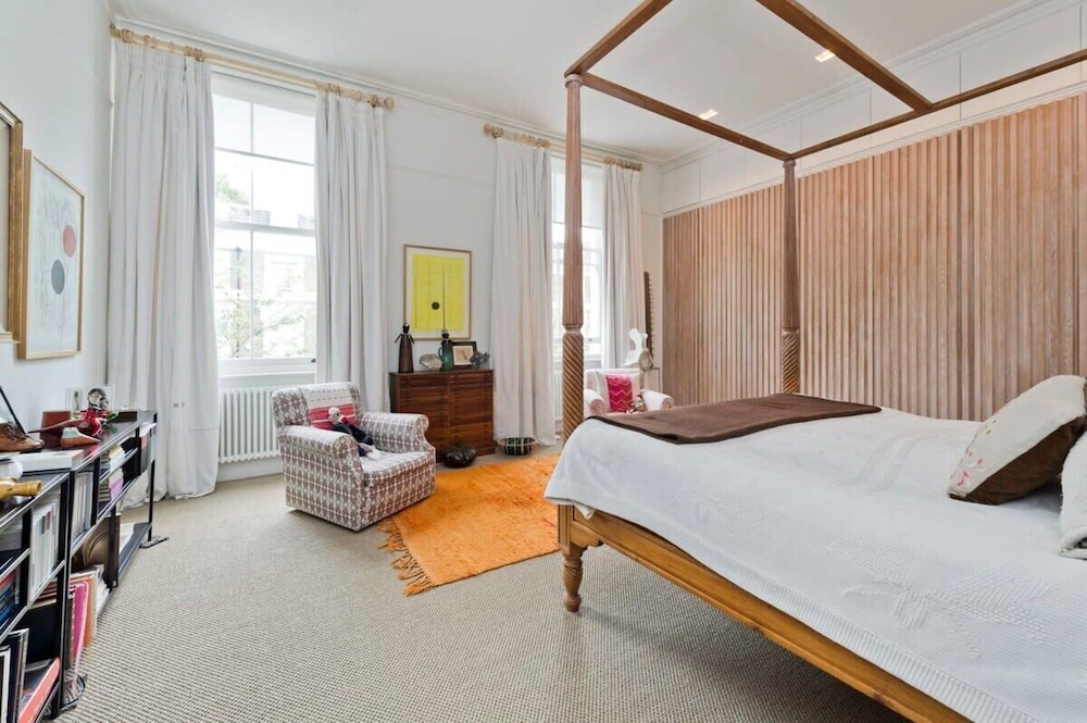 Gorgeous & Grand 5 Bed House, Holland Park