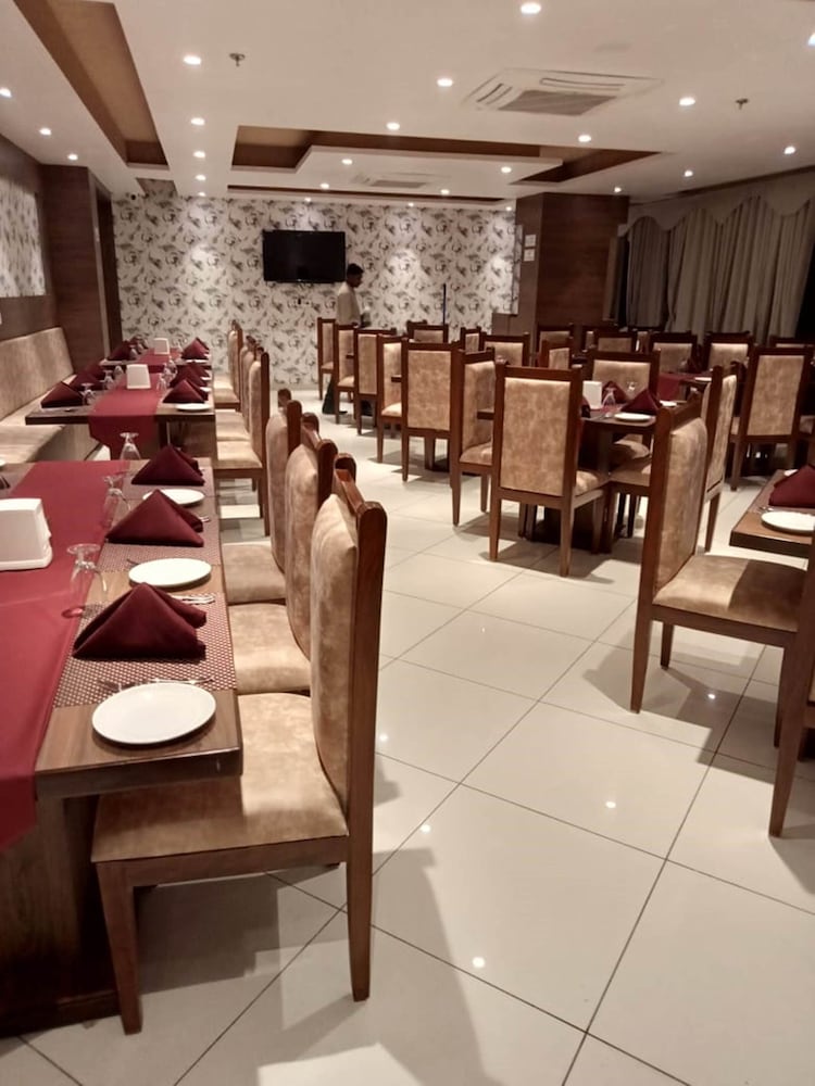 Food & Beverage