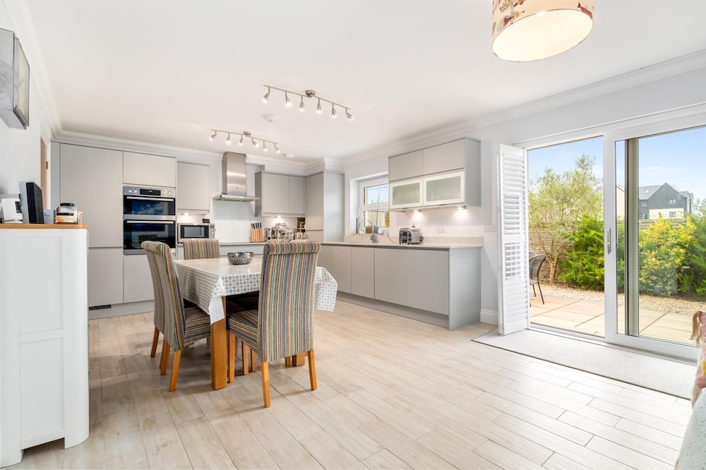 Cottage Mews - 3 Bedroom Cottage - Tenby